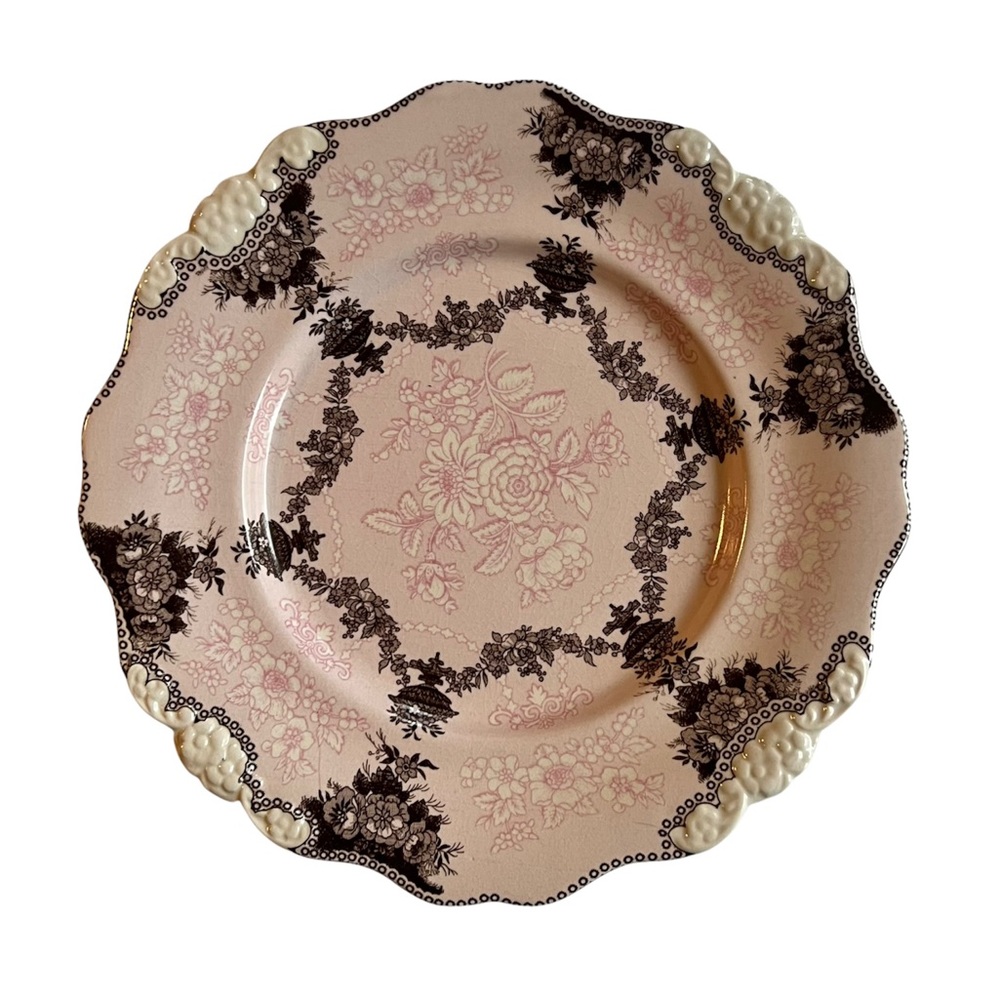 Victorian Floral Pink Roses Scalloped Edges Classic Plate EUC